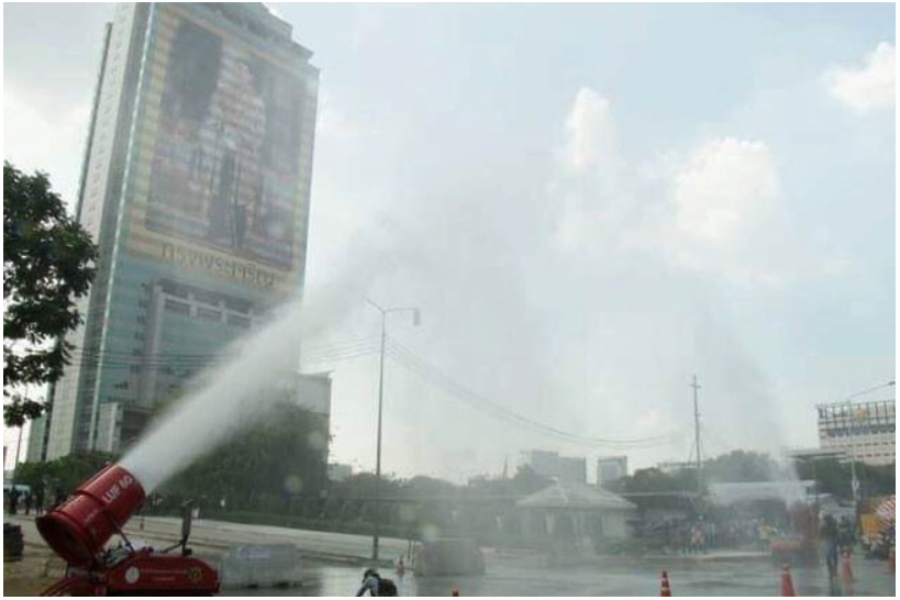 Thái Lan phun vòi rồng vào không khí
